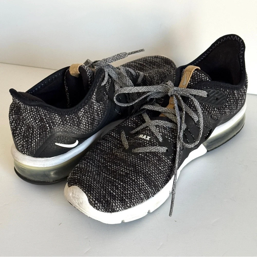 Nike Air Max Sequent 3 Sneakers Black & Gray Size 8